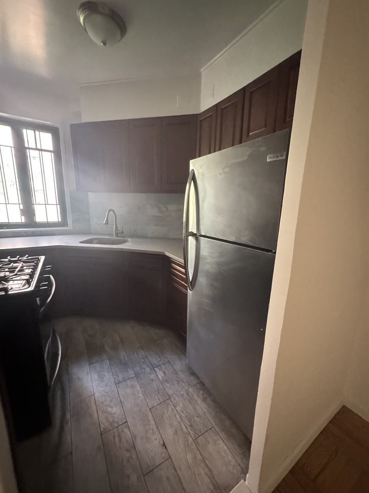1563 Metropolitan Avenue #6H - Photo 5 of 9