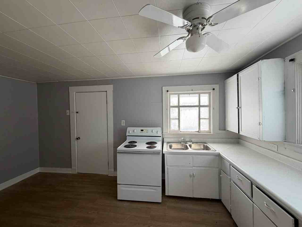 533 W Greene St #1 - Photo 4 of 13