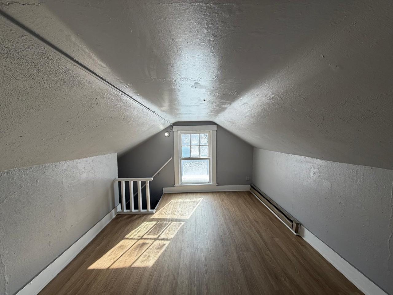 533 W Greene St #1 - Photo 6 of 13