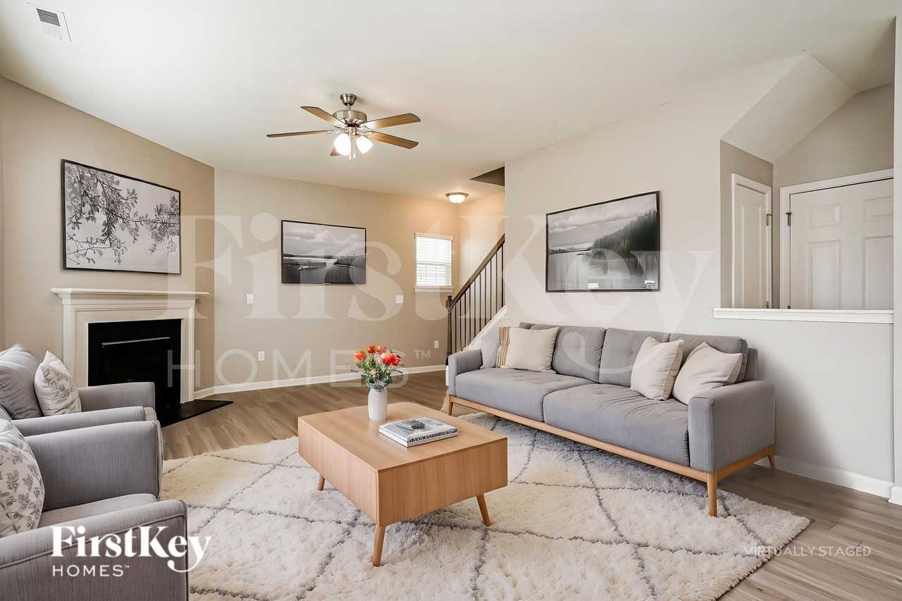 100 N Great White Way - Photo 4 of 19