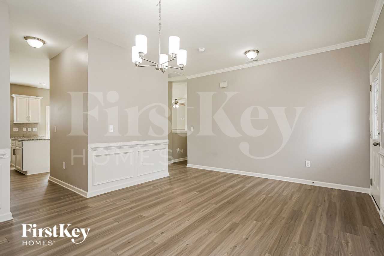 100 N Great White Way - Photo 5 of 19
