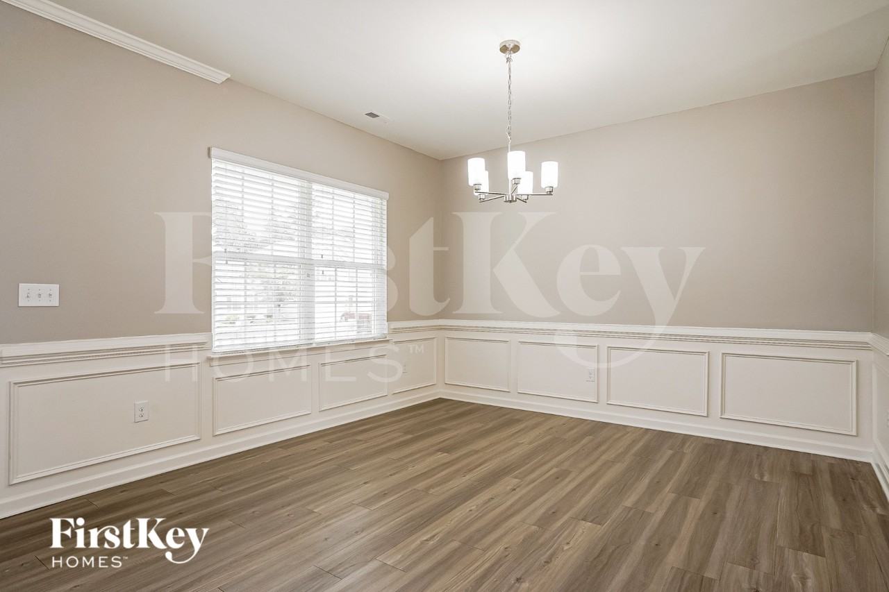 100 N Great White Way - Photo 6 of 19