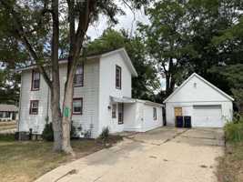 featured image of 302 Glen St #1