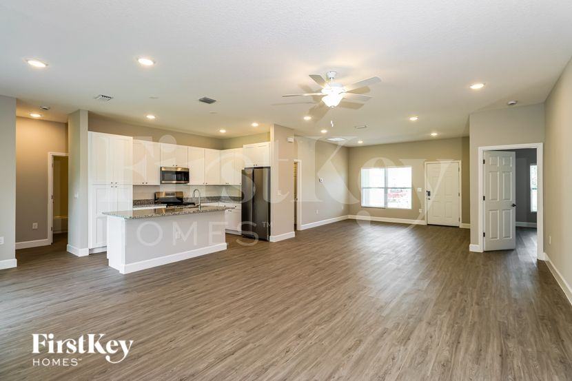 525 Garbelmann St Sw - Photo 3 of 16