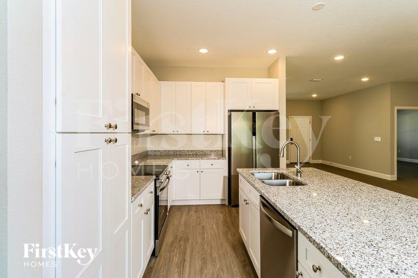 525 Garbelmann St Sw - Photo 4 of 16