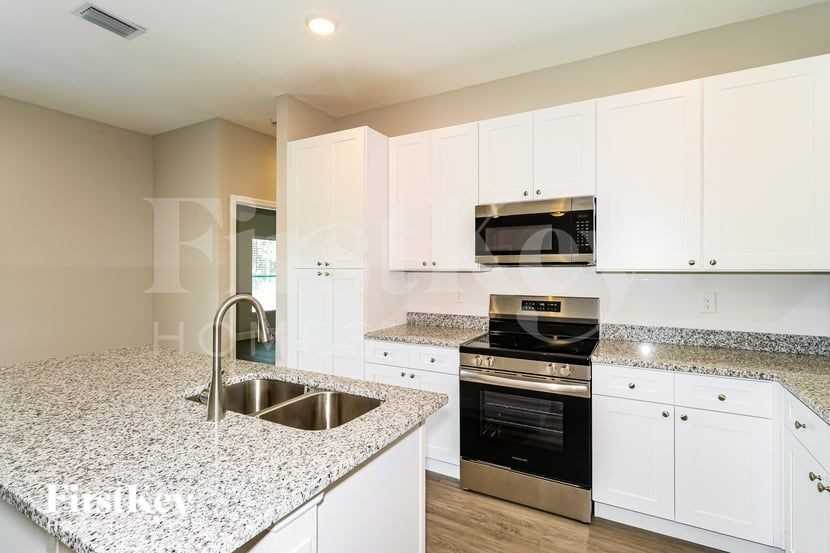 525 Garbelmann St Sw - Photo 5 of 16