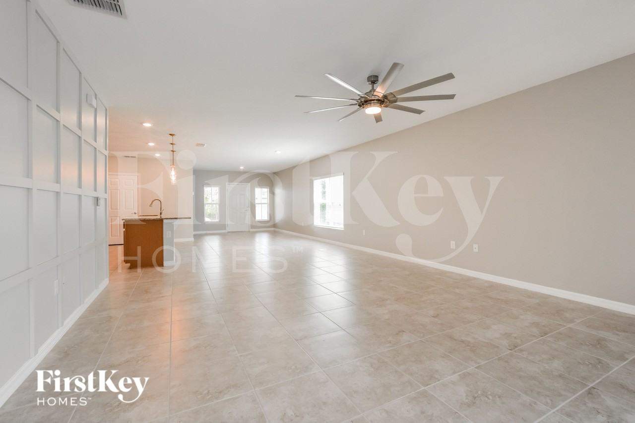 606 Black Eagle Dr - Photo 4 of 18