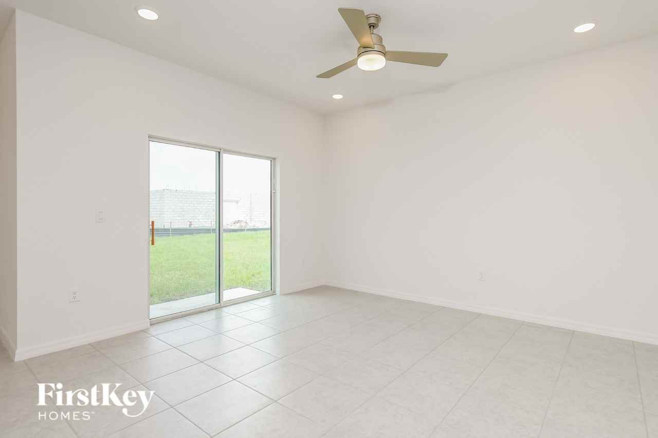 1585 Isleta Loop - Photo 3 of 16