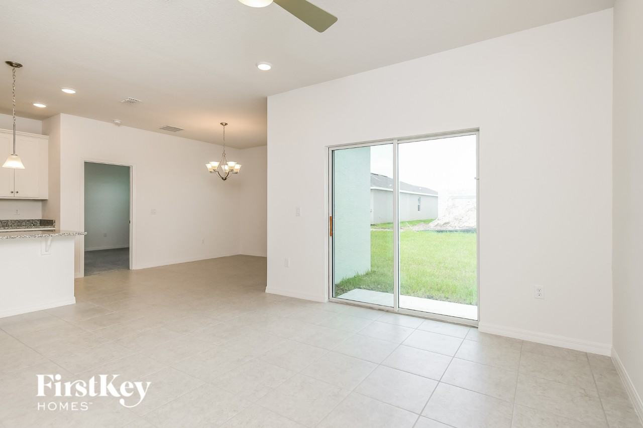 1585 Isleta Loop - Photo 4 of 16