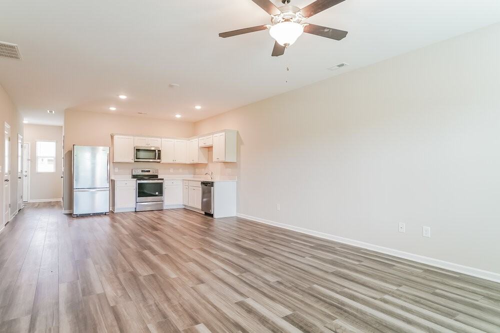 636 Wendell Falls Pkwy - Photo 4 of 17