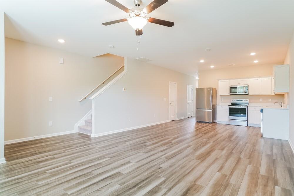 636 Wendell Falls Pkwy - Photo 5 of 17