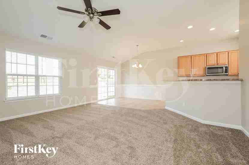 6226 Glen Way Dr - Photo 4 of 15
