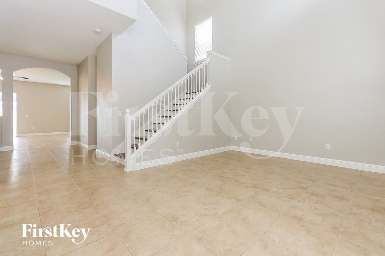 663 Breezeway Ct - Photo 5 of 17