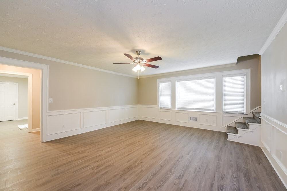 231 Amsterdam Dr Sw - Photo 4 of 17