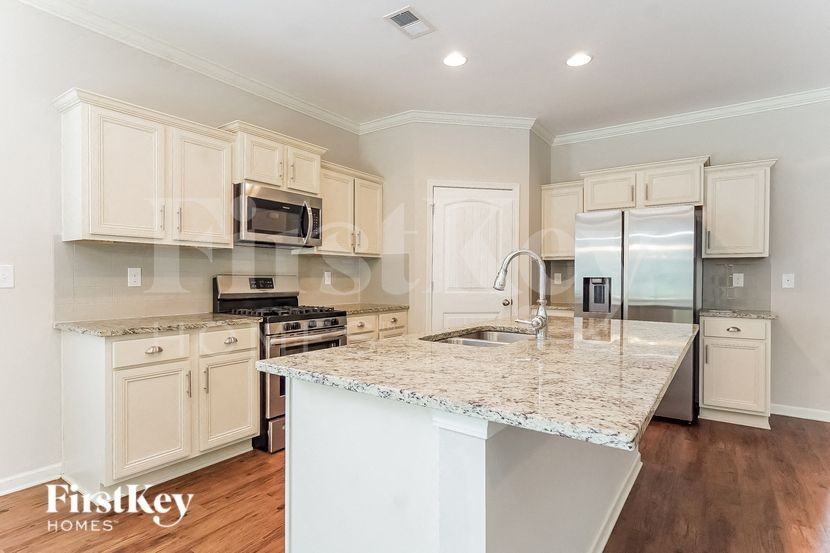 220 Polo Field Way - Photo 4 of 15
