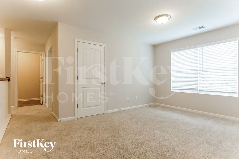 220 Polo Field Way - Photo 6 of 15