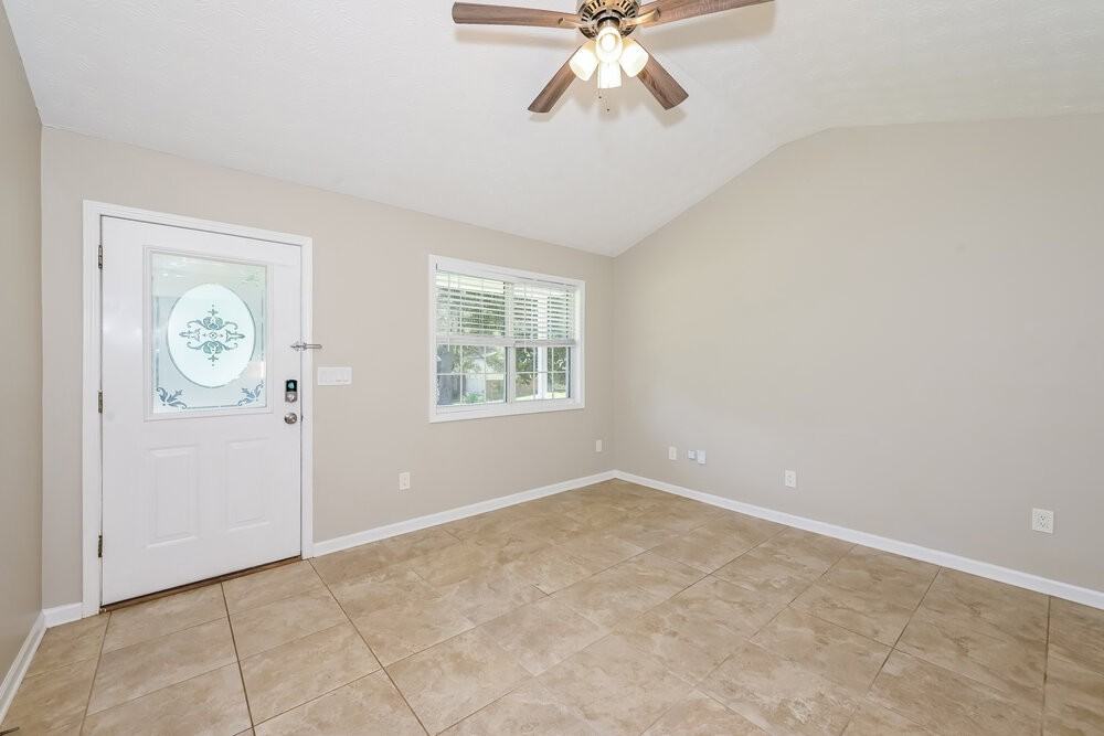 2981 Landmark Dr Se - Photo 3 of 16