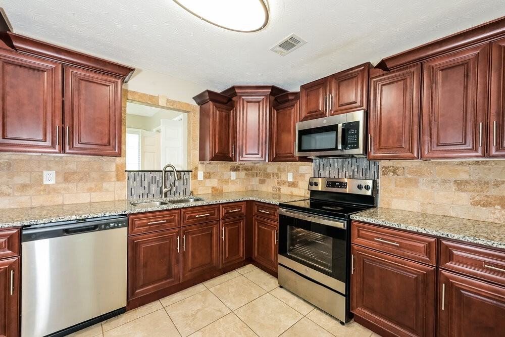 2981 Landmark Dr Se - Photo 6 of 16