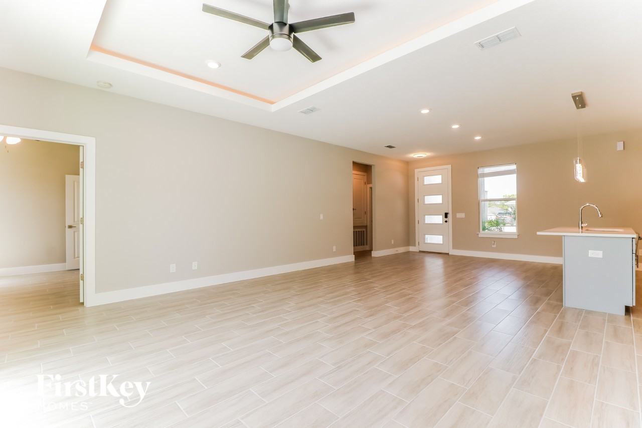 258 Big Sioux Dr - Photo 4 of 15