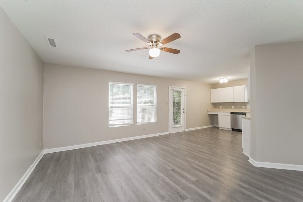 7054 Sycamore Grove Ct - Photo 5 of 17