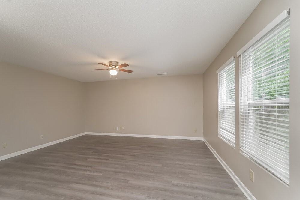 7054 Sycamore Grove Ct - Photo 6 of 17