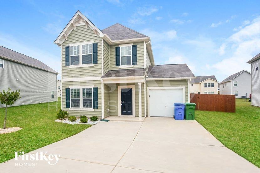 12515 Gotland Rd - Photo 2 of 15