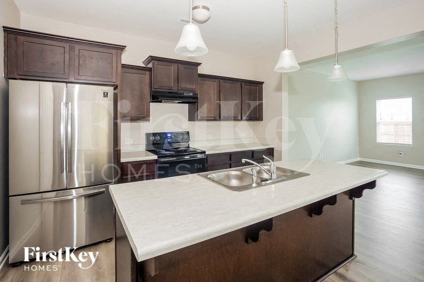 12515 Gotland Rd - Photo 7 of 15