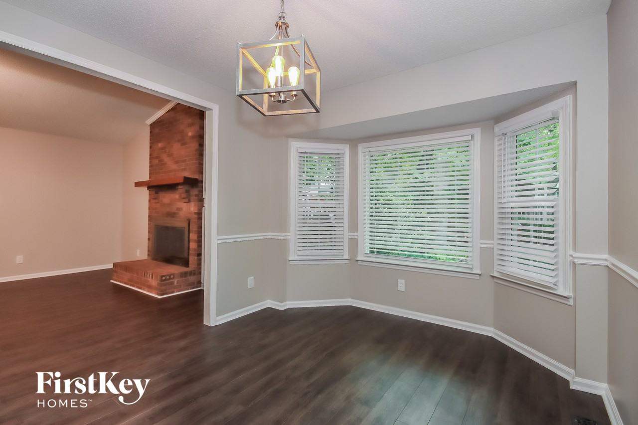 4440 Huntington Dr - Photo 5 of 15
