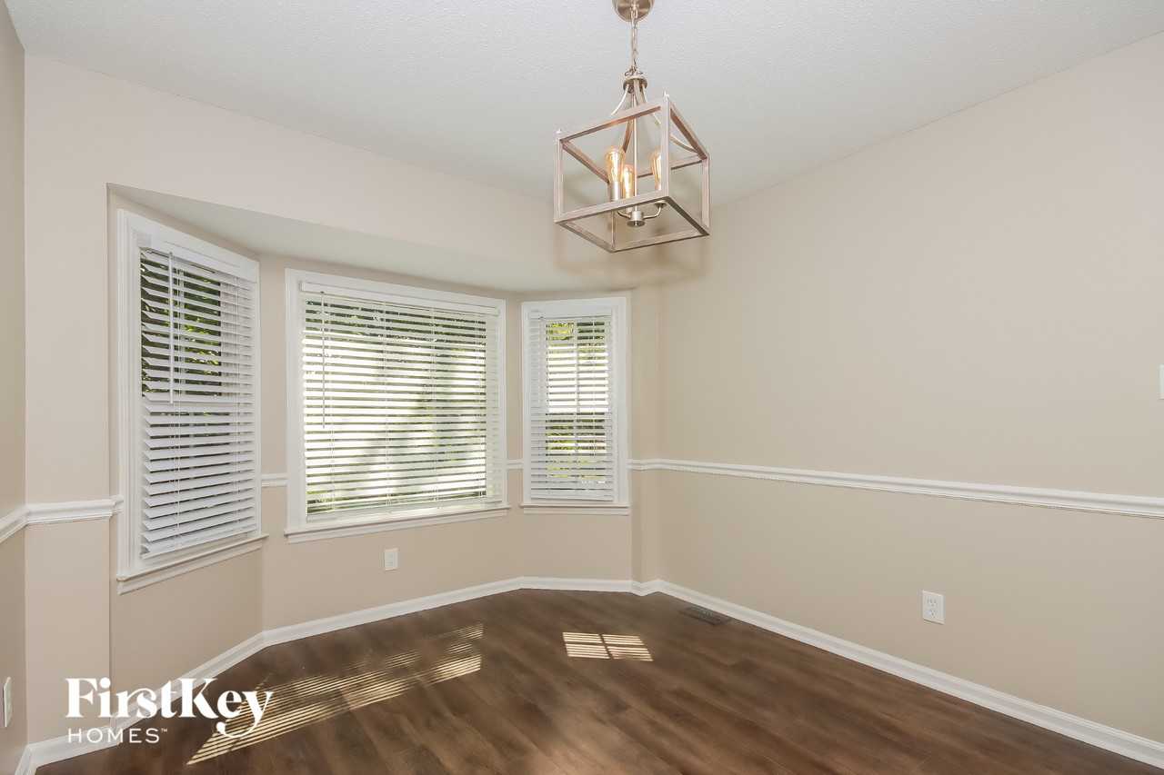 4440 Huntington Dr - Photo 6 of 15