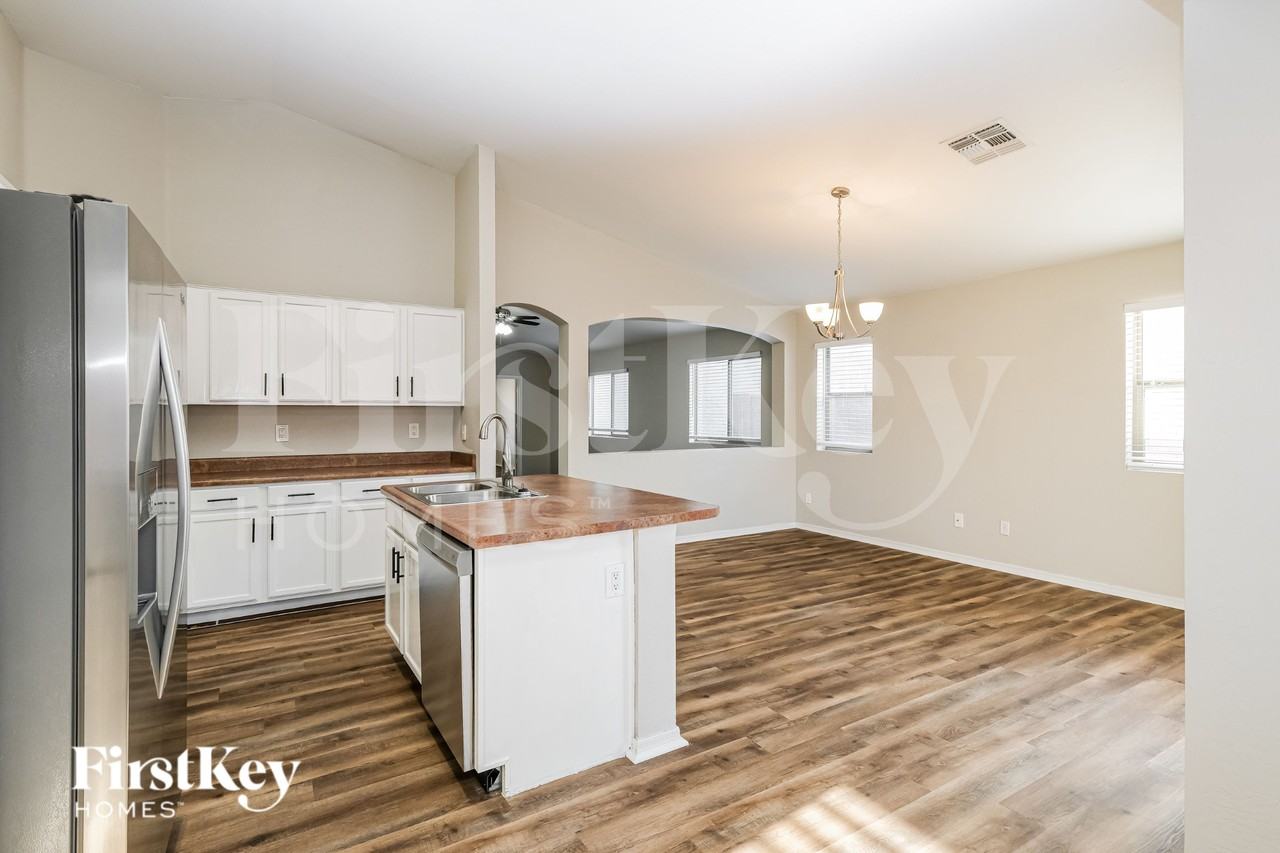 3141 W Sunland Ave - Photo 6 of 16