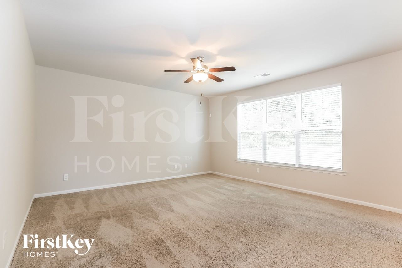 220 Wellbrook Dr - Photo 2 of 15