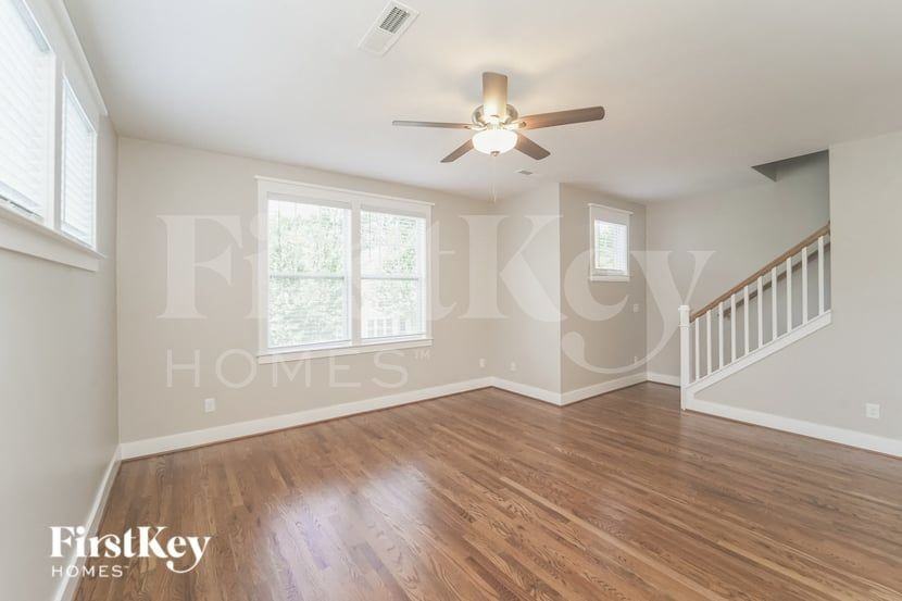 355 Spring St - Photo 4 of 17