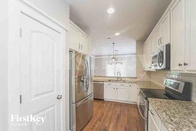 355 Spring St - Photo 5 of 17