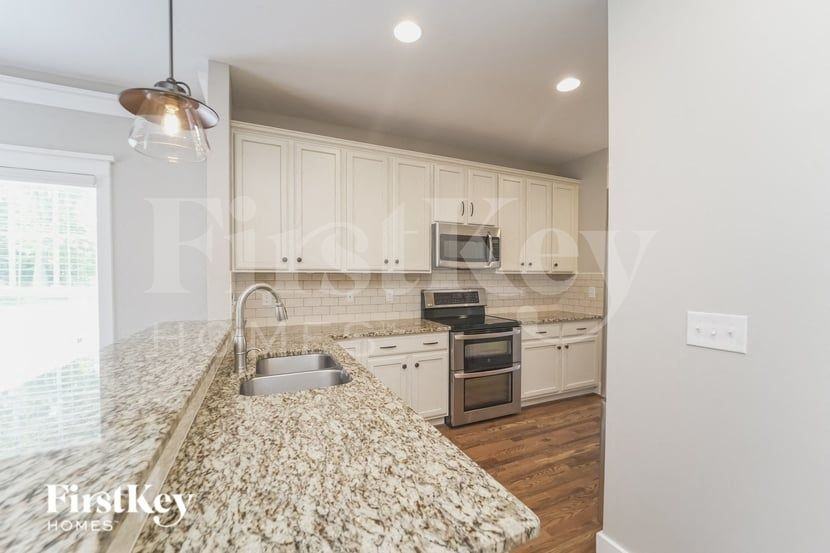 355 Spring St - Photo 6 of 17