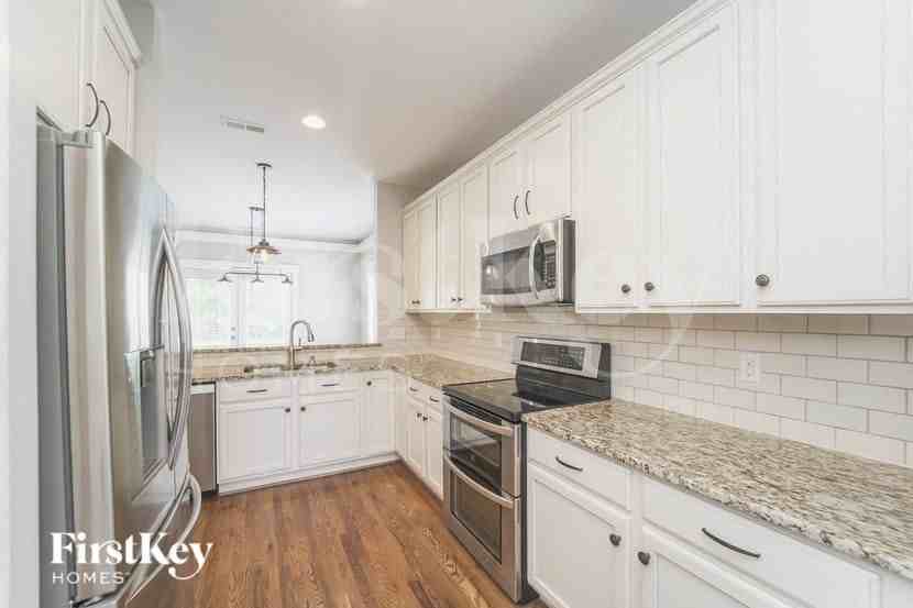 355 Spring St - Photo 7 of 17