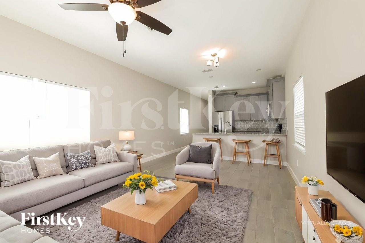 421 Finley Ave - Photo 4 of 19