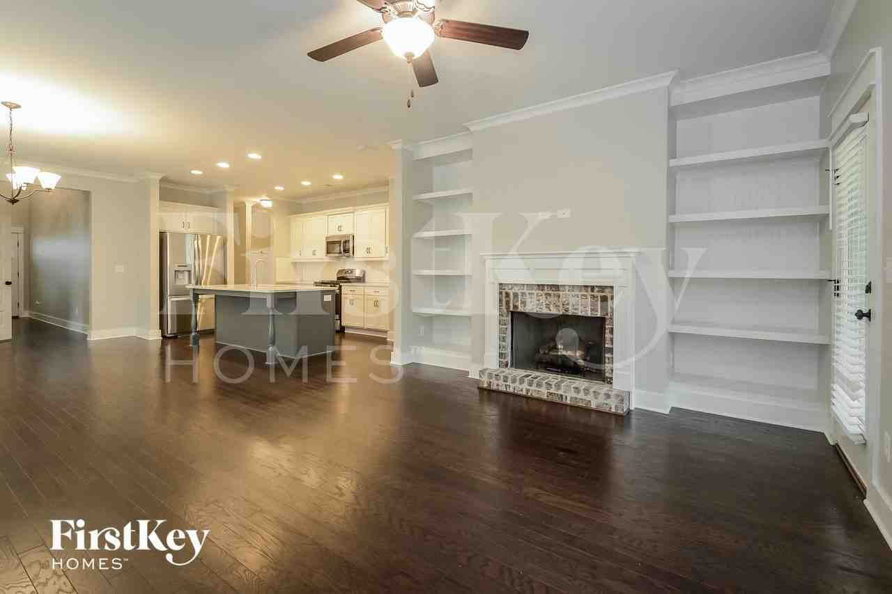 1441 Valley Trce - Photo 4 of 15