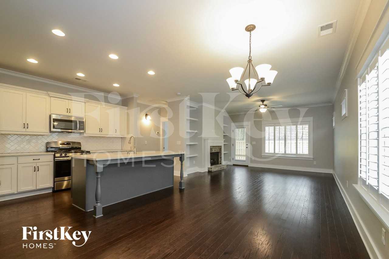 1441 Valley Trce - Photo 5 of 15