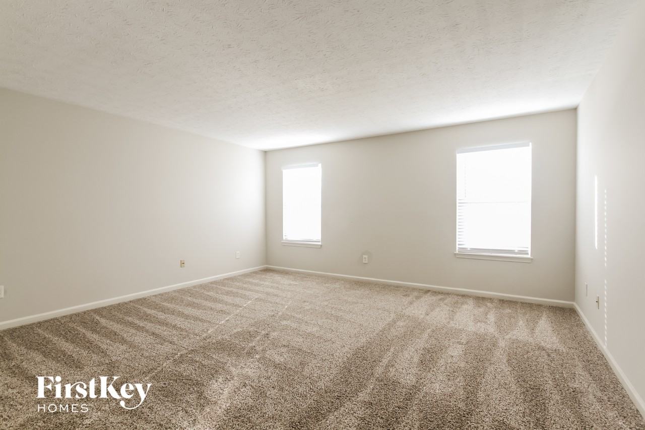 8132 Carina Dr - Photo 6 of 15