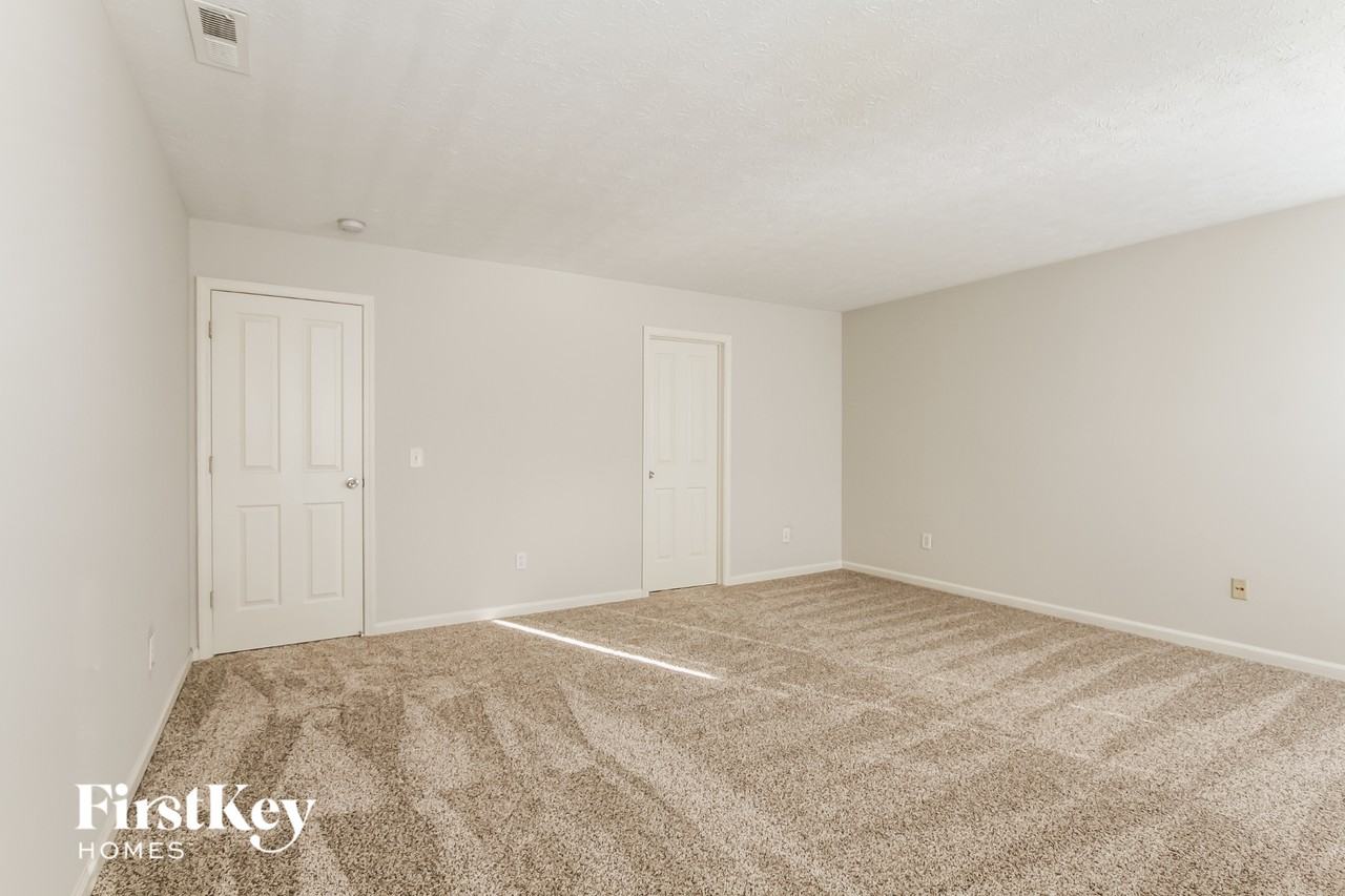 8132 Carina Dr - Photo 7 of 15
