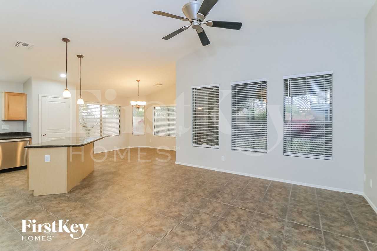 8027 S 27th Way - Photo 2 of 15
