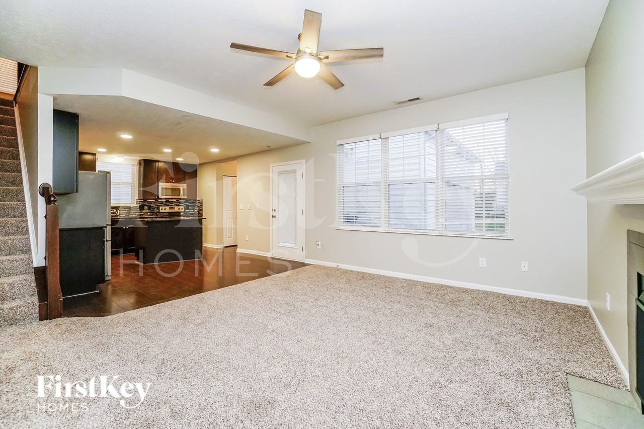 4015 Peregrine Pass Dr - Photo 3 of 15