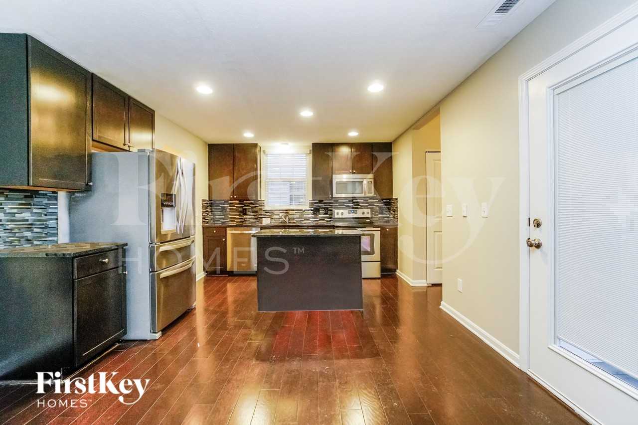 4015 Peregrine Pass Dr - Photo 7 of 15