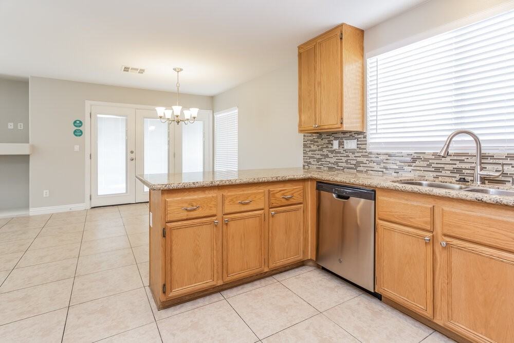 1843 Falling Tree Ave - Photo 7 of 17
