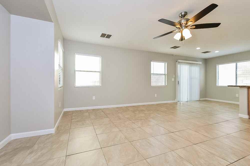 10348 Faustine Ave - Photo 5 of 17