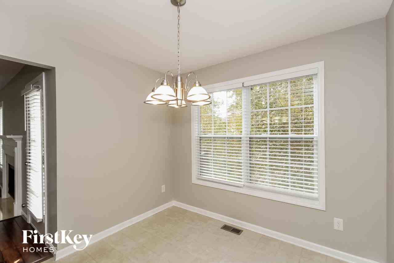 88 Wyndham Walk - Photo 5 of 15