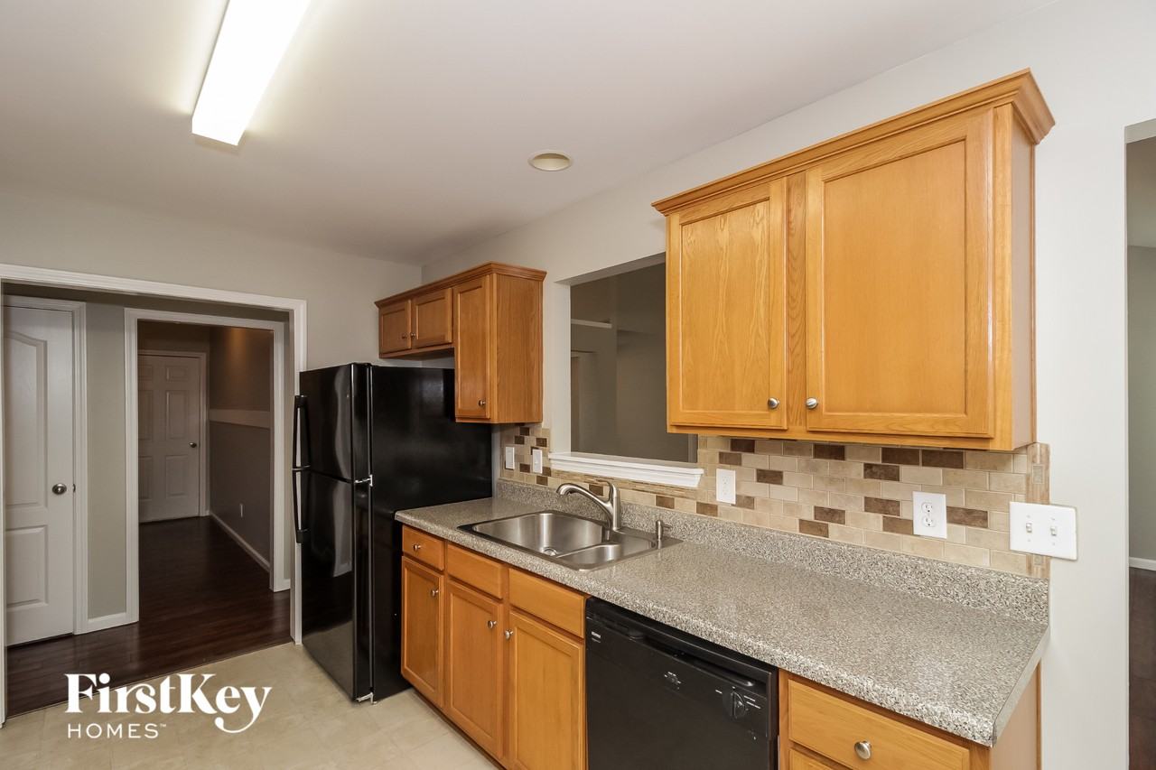 88 Wyndham Walk - Photo 7 of 15