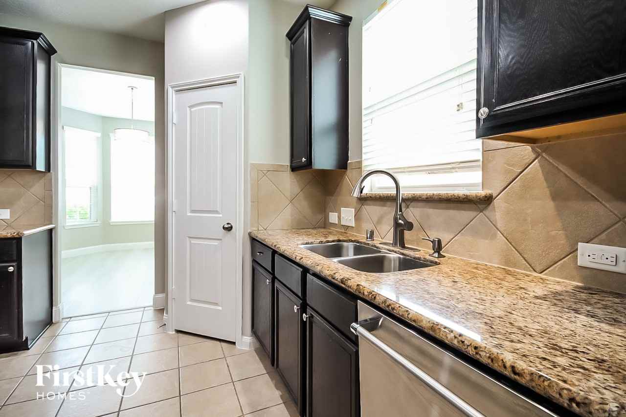 30807 Gardenia Trace Dr - Photo 7 of 15