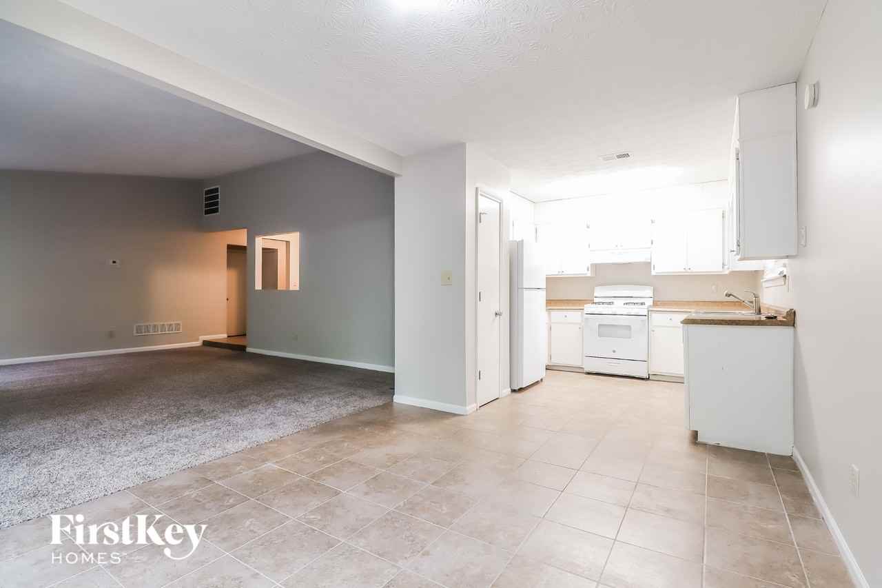 3226 Deshong Dr - Photo 6 of 15