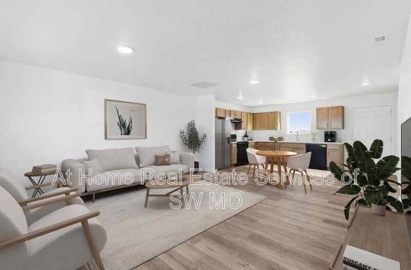 1035 W Madison Dr - Photo 3 of 11